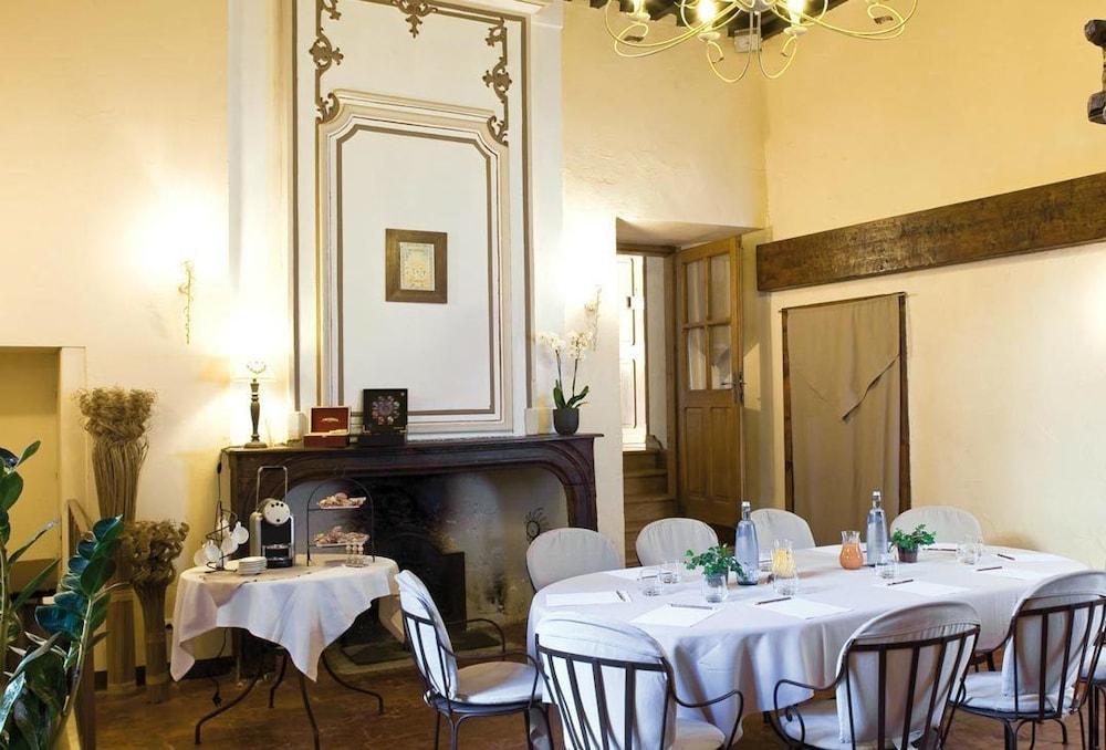 Hotel Les Remparts Mirepoix  Buitenkant foto